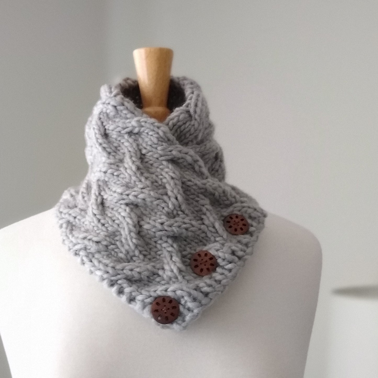 Sand Pond Neck Wrap/Cowl and Hat Knitting Pattern