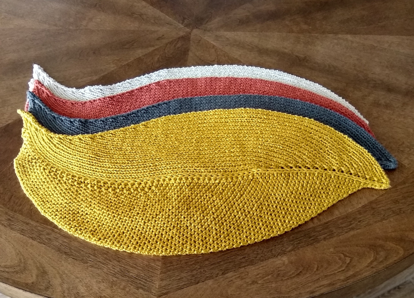 Leaf Placemat and Mug Mat Knitting Pattern