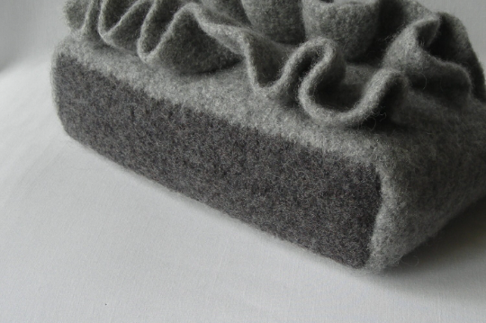 Nashville Bag, felted bag with ruffles, knitting pattern