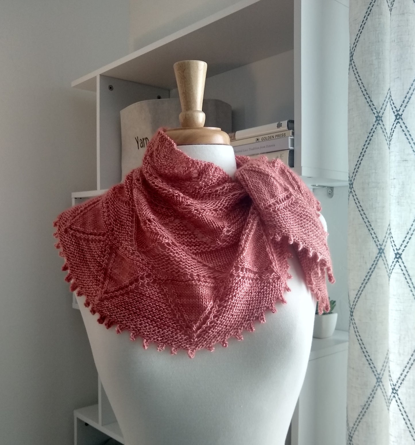 Del Sol Neckerchief Knitting Pattern