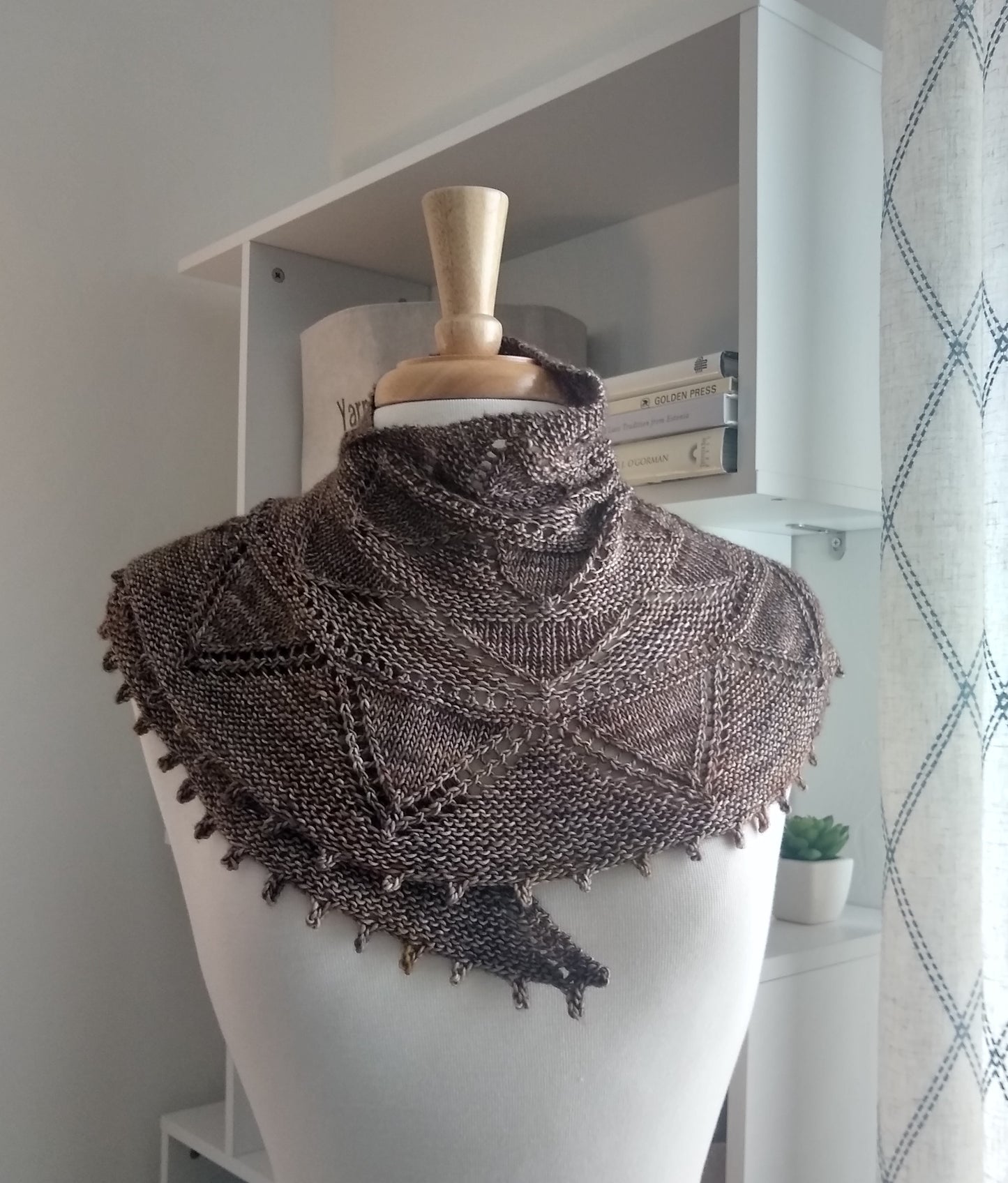 Del Sol Neckerchief Knitting Pattern