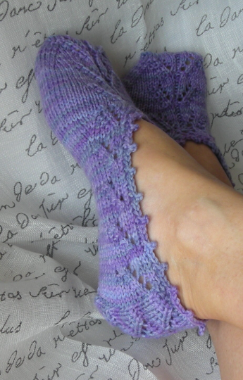 Chausettes de Lavande (Lavender Socks) knitting pattern