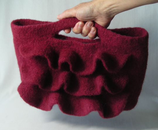 Nashville Bag, felted bag with ruffles, knitting pattern