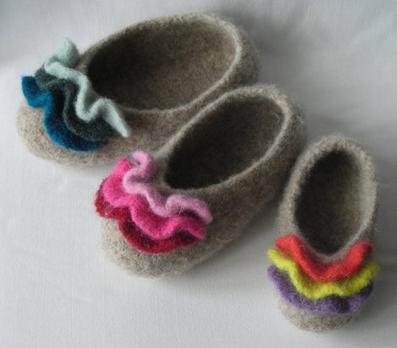 Ruffle Toe Felted Slippers Knitting Pattern