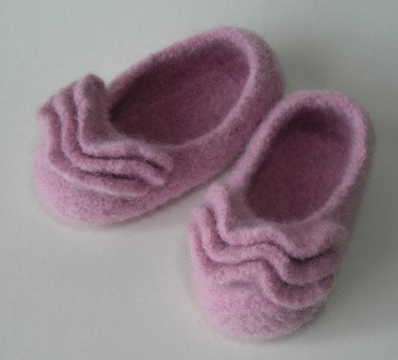 Ruffle Toe Felted Slippers Knitting Pattern