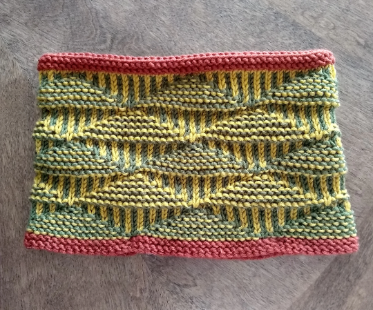 Textured Triangles Warmer Knitting Pattern
