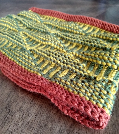 Textured Triangles Warmer Knitting Pattern